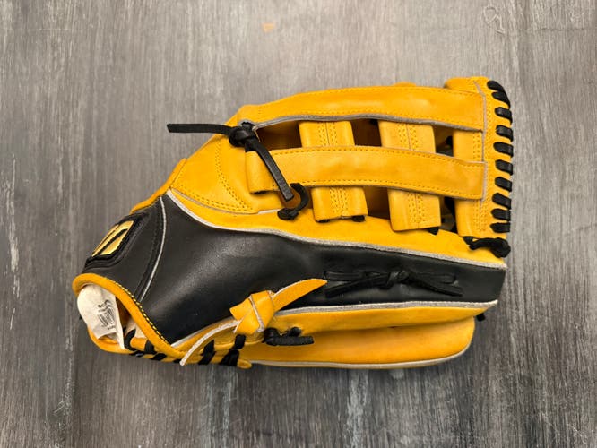 Mizuno Classic Pro RH Baseball Glove 13" (Used like new)