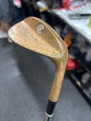 Used Cleveland TOUR ACTION Golf Chipper RH 52 Degree 11337-S000498238