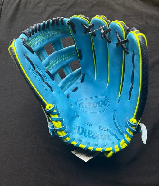 Wilson A2000 Outfield Glove 12.25" (New)
