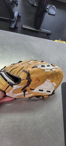 Used Easton NE115FP BB/SB Glove RH Throw None 11 1/2" 11497-C000162018