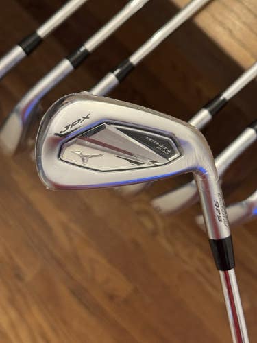 *BRAND NEW* Mizuno JPX 925 Hot Metal Pro Iron Set (4-PW) DG S300 (stiff)