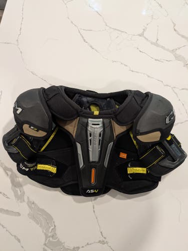 Men's Small Senior CCM Tacks AS-V Shoulder Pads