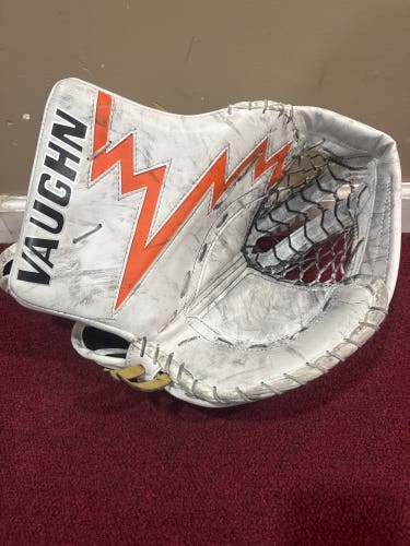 Vaughn V10 Pro Carbon Regular Pro Stock Glove Item#LHV10