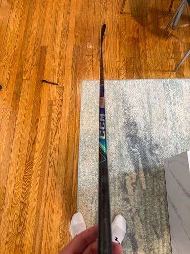 Senior CCM Vizion Left Hand Hockey Stick P28 75 Flex (New)