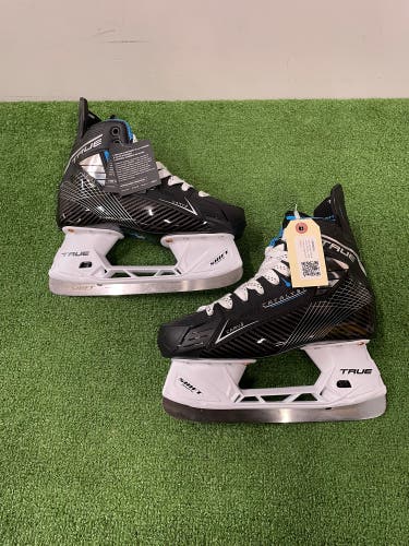 True Catalyst 5x4 Hockey Skates | Intermediate Size 5.5 (Regular)