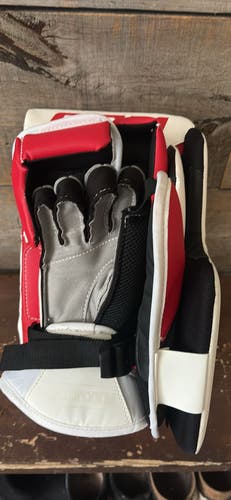 CCM AXIS F5 blocker- Red/White colour