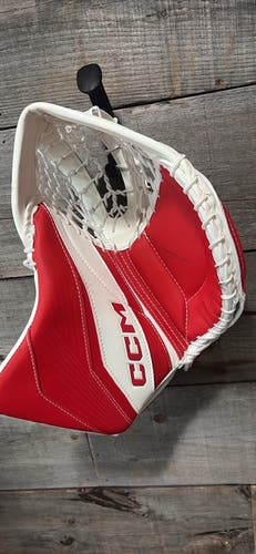 CCM EFlex 6.9 Regular (New) Goalie Trapper/Catcher