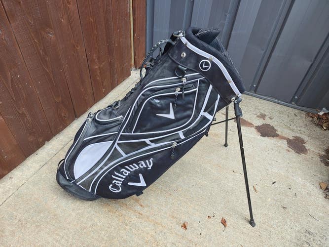 Callaway 7 Divider Dual Strap Stand Bag Black/White w Raincover