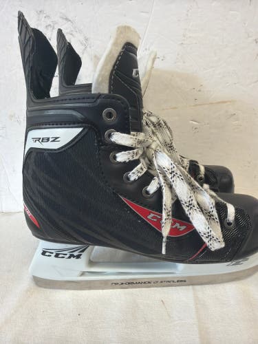 Black CCM RBZ 40 Hockey Skates Regular Width 7 (Used)