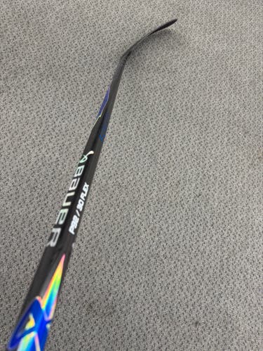 Junior Blue Bauer Vapor Flylite Left Hand Hockey Stick P92 30 Flex (New)