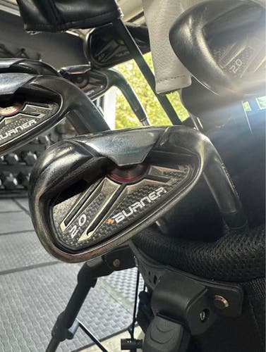 Men's 2011 TaylorMade Burner 2.0 Right Handed Iron Set Regular Flex (7 Clubs) #5 - #9, PW, GW (Used)