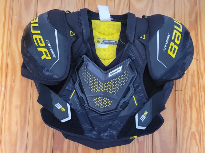 Large Intermediate Bauer Supreme 3S Shoulder Pads (Used)