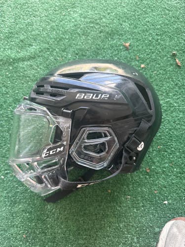 Black Medium Bauer Re-Akt 85 Helmet (Used)