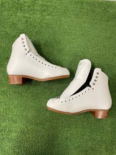 Riedell 229 Edge Figure Skates | Adult Size 6.5 (Medium)
