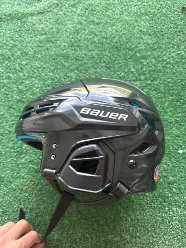 Black Medium Bauer Re-Akt 55 Helmet (Used)
