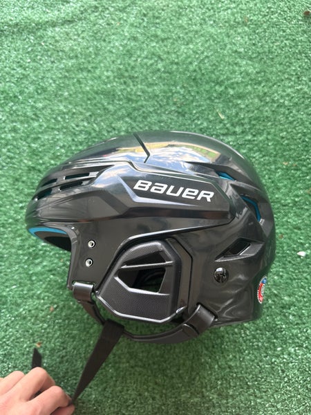 Black Medium Bauer Re-Akt 55 Helmet (Used)
