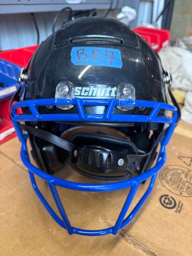 USED ADULT SCHUTT F7 2.0 - MEDIUM - BLACK