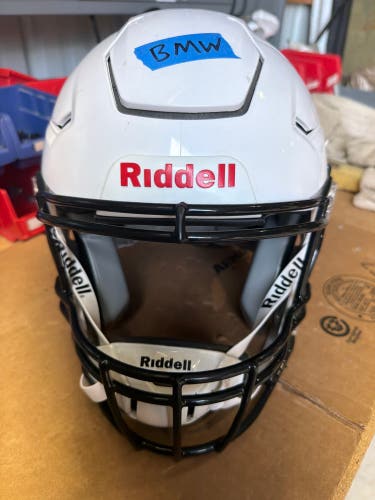 USED RIDDELL FLEX YOUTH HELMET - LARGE - WHITE