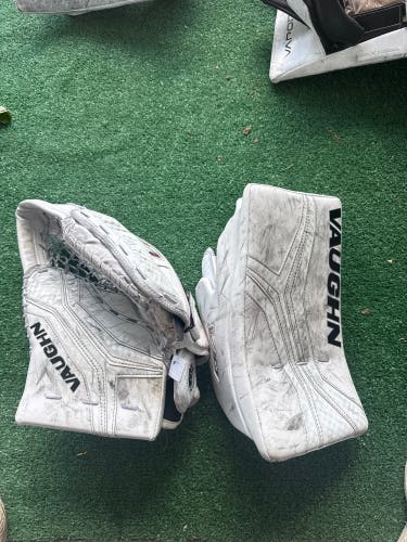 White Intermediate Vaughn Velocity V10 Goalie Glove & Blocker Set Regular (Used)