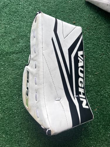 White Youth Vaughn SLR3 Goalie Blocker Regular (Used)