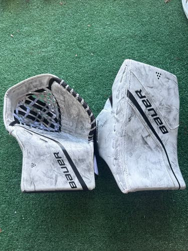 White Youth Bauer Prodigy Goalie Glove & Blocker Set  Regular (Used)
