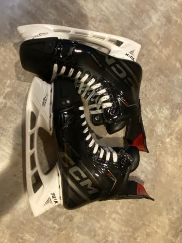 Black/Gray CCM JetSpeed FT690 Hockey Skates Regular Width 9 (Used)