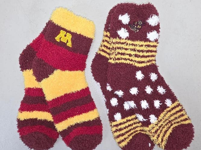 ST2 Mens NCAA MINNESOTA GOLDEN GOPHERS Crew Socks Lot of 2 Pair MEDIUM New