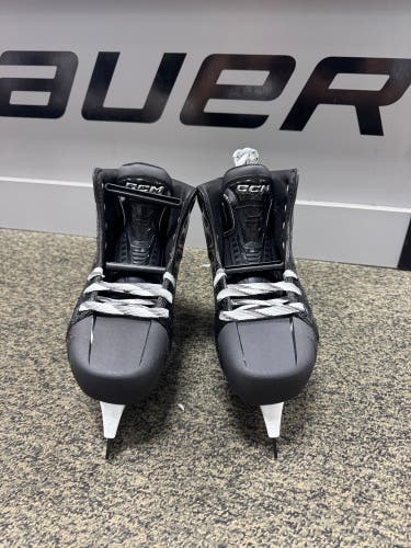 CCM Tacks XR90G Hockey Goalie Skates Regular Width 9 (New)