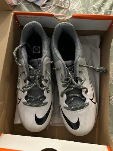 Gray Women's 5Y (Big Kids / Youth) Nike Low Top Hyperdiamond 4 Keystone Molded Cleats (New)