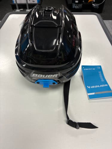 Large Bauer Re-Akt 85 Helmet (New)