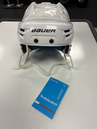 Medium Bauer Re-Akt 65 Helmet (New)