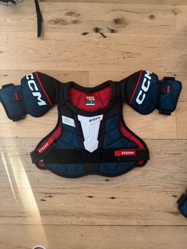 Medium Junior CCM Next Shoulder Pads (Used)