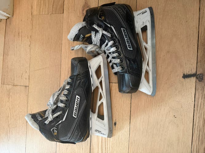 2018 Bauer Supreme S27 Hockey Goalie Skates Regular Width Size 2.5 (Used)