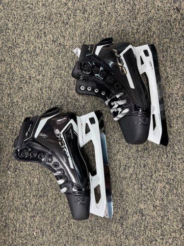CCM Tacks XR90G Hockey Goalie Skates Regular Width Size 4 (New)