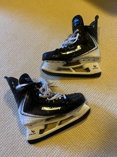 Black/White 2025 Bauer Vapor Flylite Hockey Skates Regular Width 11 (New)