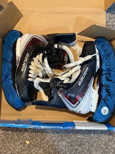 2025 Bauer Vapor Fly40 Hockey Skates 7 (Used)