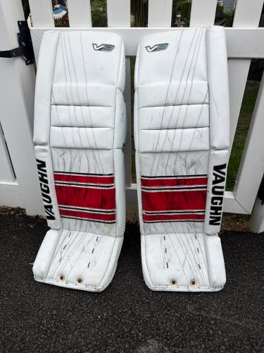 34" Vaughn Velocity V9 Goalie Leg Pads (Used)