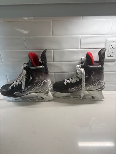 Bauer Vapor Hyperlite Hockey Skates 9