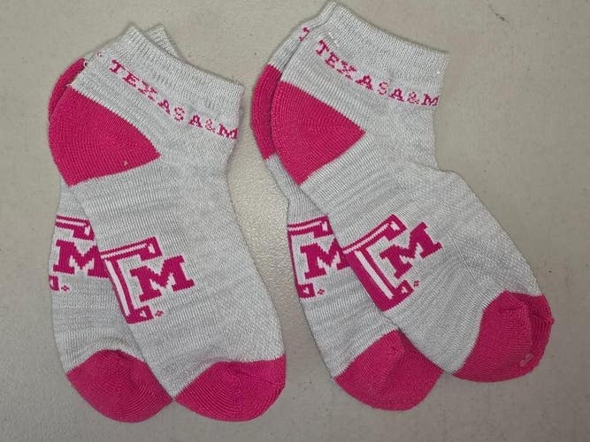 ST47 WOMENS NCAA TEXAS A&M AGGIES Lot of 2 Pair Crew Socks New