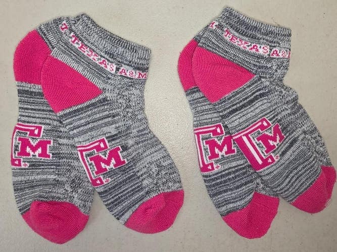 ST49 WOMENS NCAA TEXAS A&M AGGIES Lot of 2 Pair Crew Socks New
