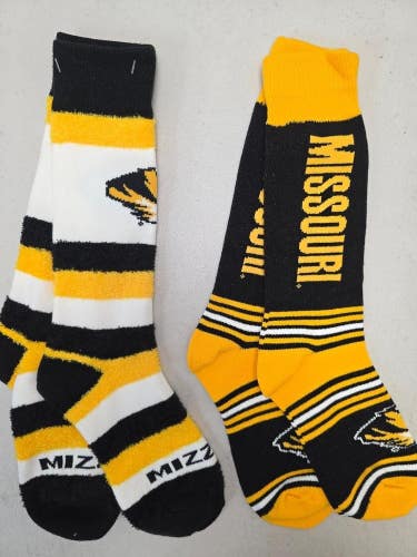 ST35 Mens NCAA MISSOURI TIGERS Lot of 2 Pair Crew Socks MEDIUM New