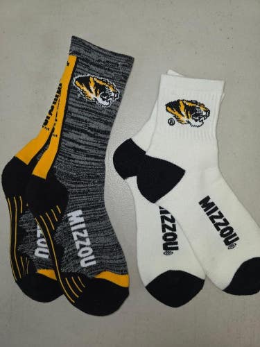 ST39 Mens NCAA MISSOURI TIGERS Lot of 2 Pair Crew Socks LARGE New