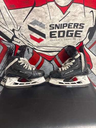 2022 Bauer Supreme Mach Hockey Skates Size 5 (Used)