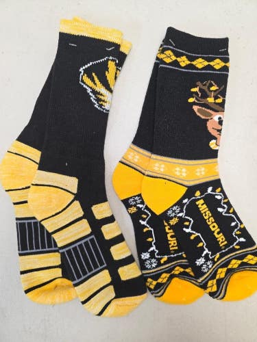 ST40 Mens NCAA MISSOURI TIGERS Lot of 2 Pair Crew Socks LARGE New