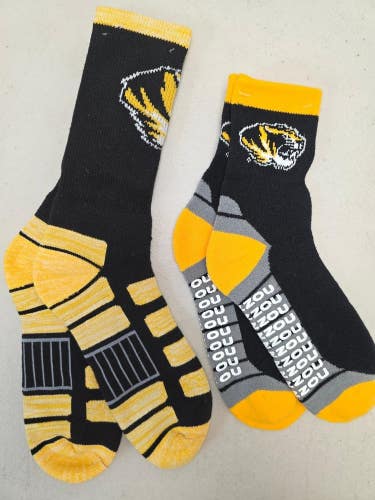 ST42 Mens NCAA MISSOURI TIGERS Lot of 2 Pair Crew Socks LARGE New