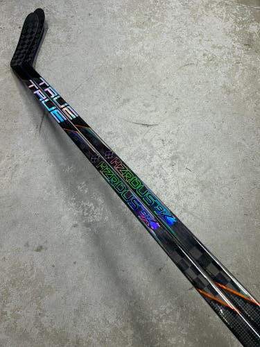 2 PACK 70 Flex Custom Kucherov P28M True Hzrdus 9x4 Senior Right Hand Hockey Stick Pro Stock (New)