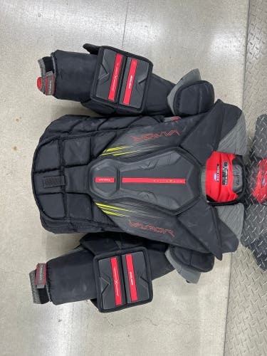 XL Bauer Vapor Hyperlite 2 Goalie Chest Protector (Used)