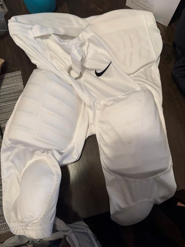 White Men's Medium Youth Nike Team Defender Game Pants (New)