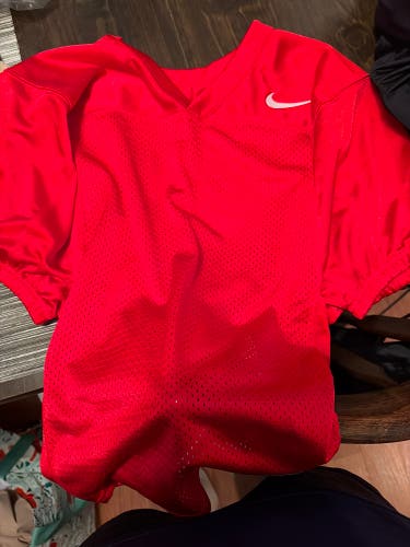 Red Large Adult Unisex Nike Shirt (New)