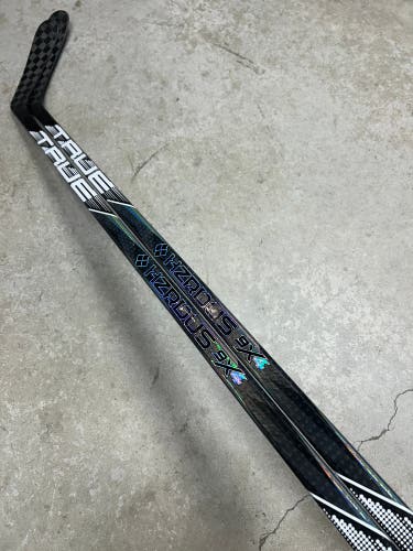 2 PACK 75 Flex P28 True Hzrdus 9x4 Senior Right Hand Hockey Stick Pro Stock (New)